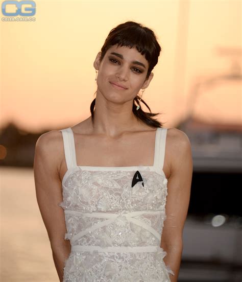 shirine boutella nude|Sharleen Temple & Sofia Boutella Nude And Erotic Movie Scene.